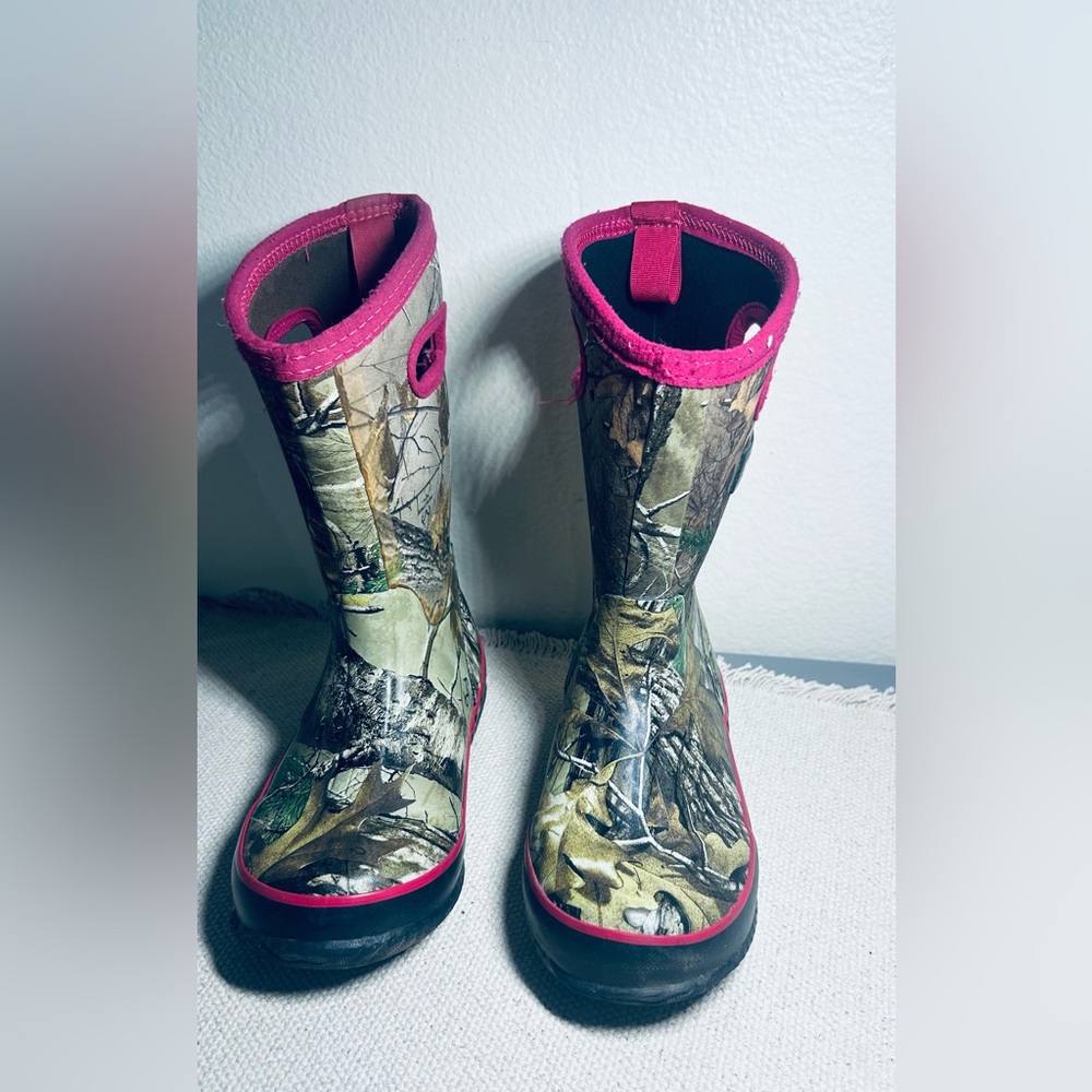 Gander Mountain Kids Camo and Pink Boots - Picture 2 of 6